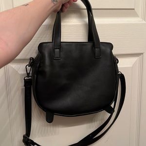 The beheaded cauldron bag